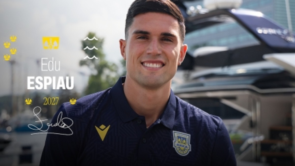 Edu Espiau firma dos campañas con el Arka Gdyna polaco