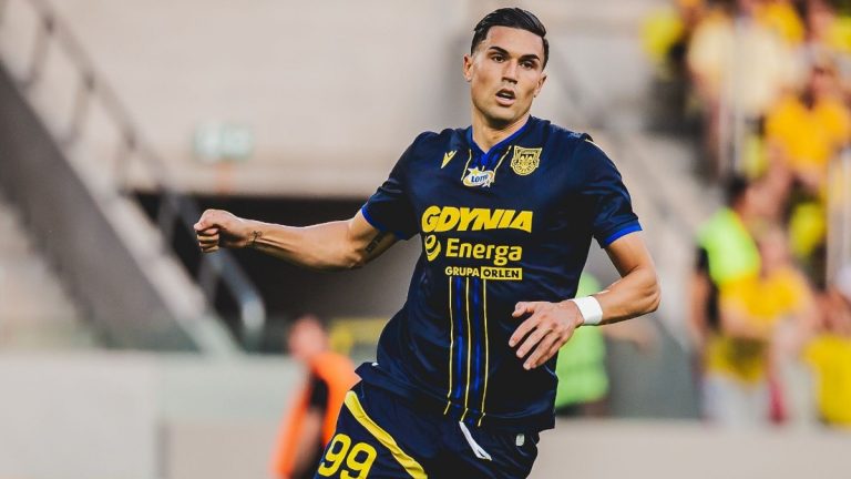 Edu Espiau, estreno goleador con el Arka Gdynia
