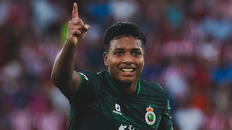 Jeremy Arévalo, el gran protagonista del Real racing Club en la victoria ante la UD Almería (2-3)