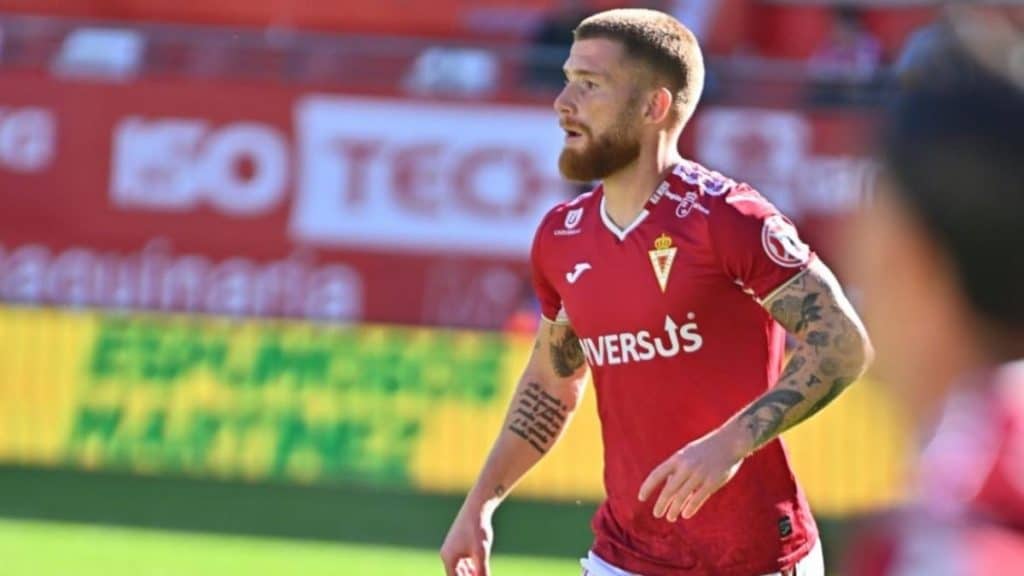 David Vicente volvió a tener minutos con el Real Murcia