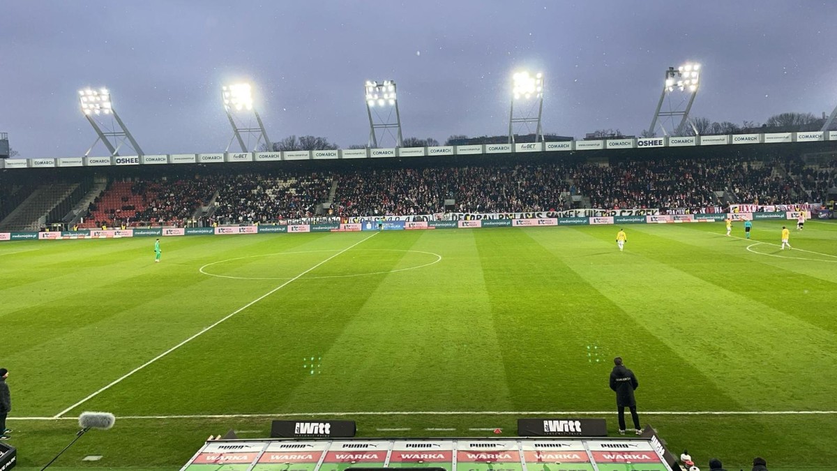 Uno de los estadios visitados por Emart&Soccer en Polonia