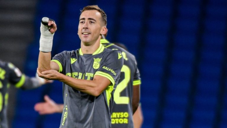 Rubén Díez celebra el último gol que ha logrado esta campaña