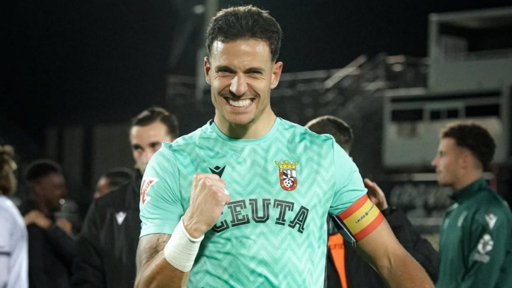 Pedro López , de nuevo titular en la portería del AD Ceuta en un duelo que acabó con victoria de los 'caballas'
