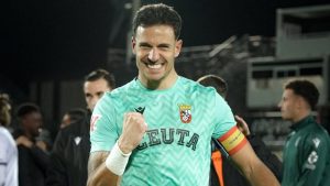 Pedro López , de nuevo titular en la portería del AD Ceuta en un duelo que acabó con victoria de los 'caballas'