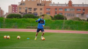 Gexan Elosegui, durante un entrenamiento con el CF Fuenlabrada