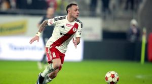 Andreu Arasa ha vuelto a ver puerta con el LKS Lódz tras una lesión que le ha mantenido casi un año alejado de los terrenos de juego