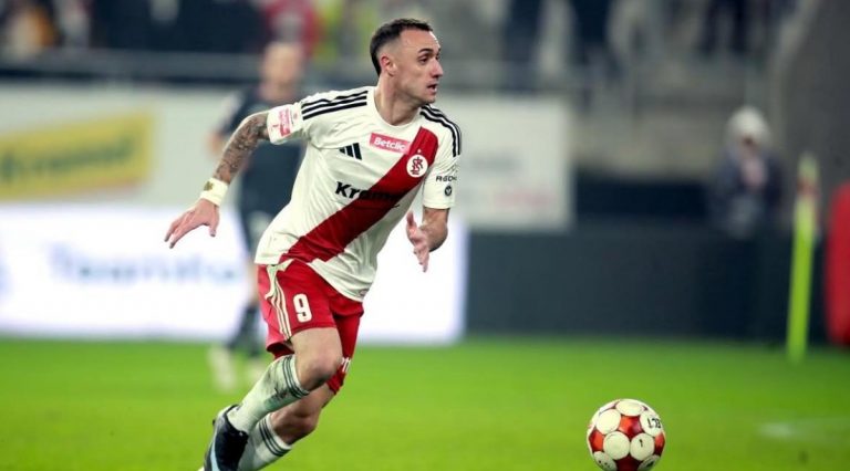 Andreu Arasa ha vuelto a ver puerta con el LKS Lódz tras una lesión que le ha mantenido casi un año alejado de los terrenos de juego