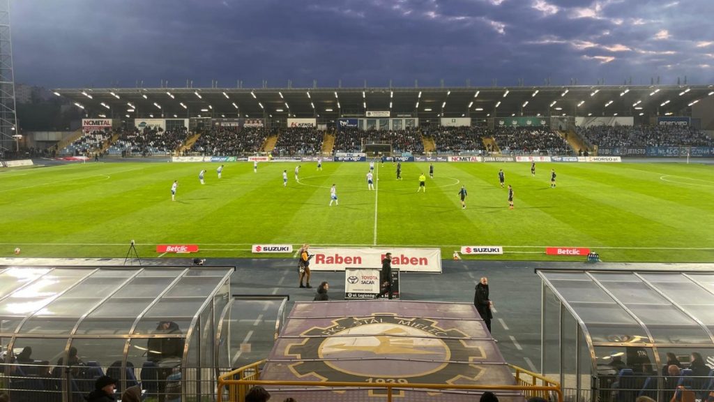 Polonia recibió con los brazos abiertos, una vez más, a Emart&Soccer